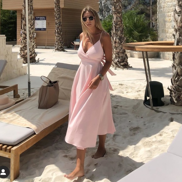 Bloggers favorite Zara pink dress - Picture 11 of 16